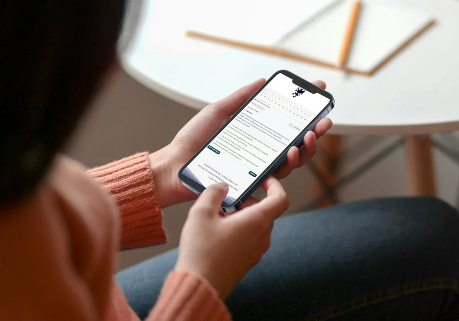 Sertifikasi Wakil Penjamin Emisi Efek practice running on a phone, tablet and laptop